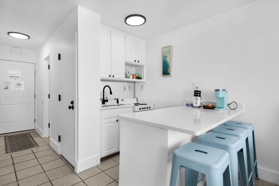 Full kitchen