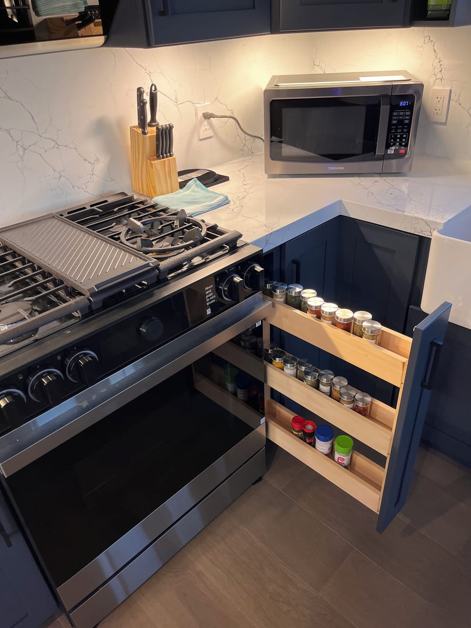 fully equipped kitchen