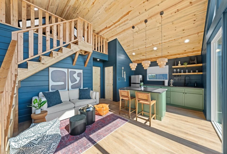 Cozy and fresh interiors! www.instagram.com/astryialand