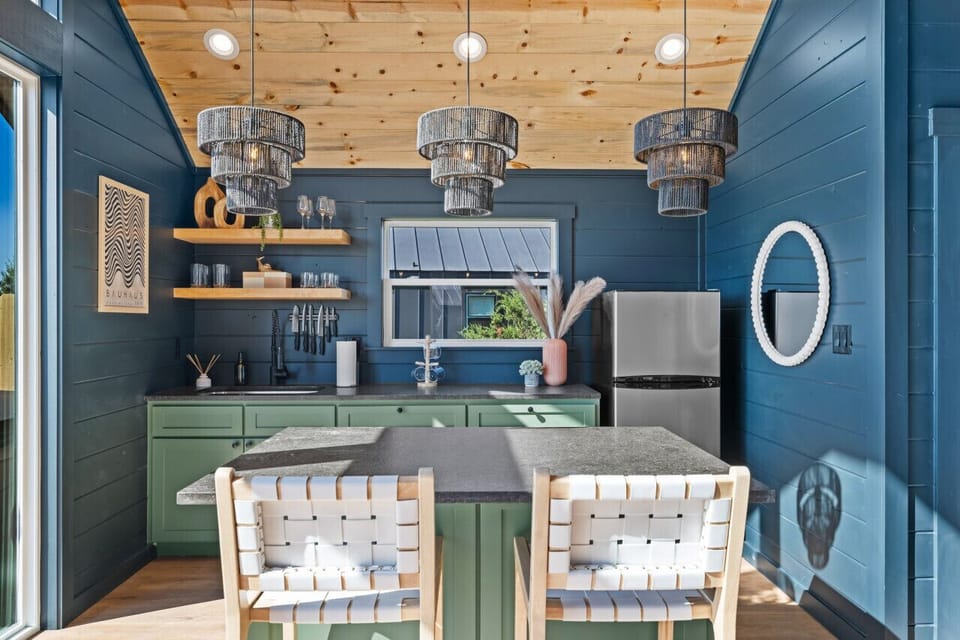 Cozy and fresh interiors! www.instagram.com/astryialand