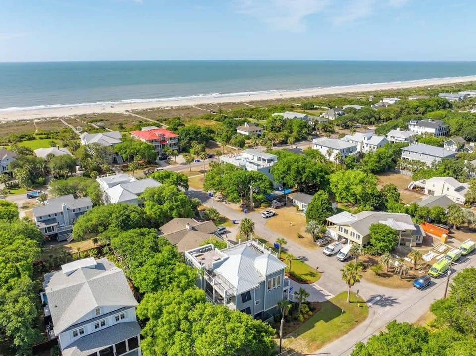 3 minute walk to the beach access! 