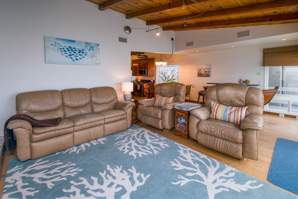 Wonderful open layout of the living spaces