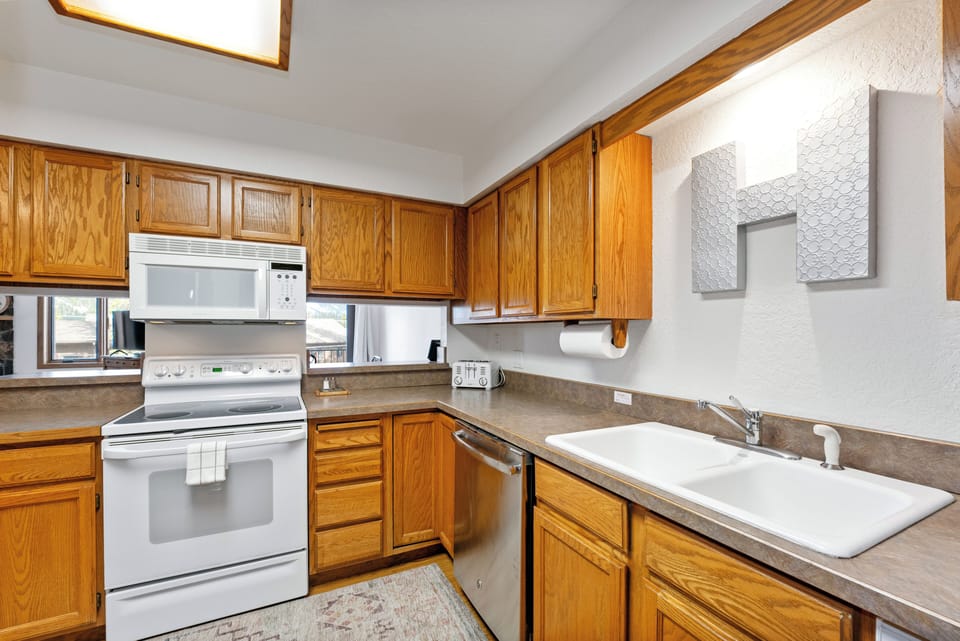 Open Kitchen allows many to enjoy cooking together | Main Level