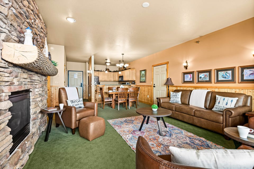 Where cooking, dining, and relaxing come together.