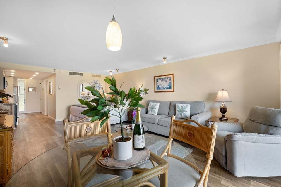 Enjoy your favorite food at four seater dining table