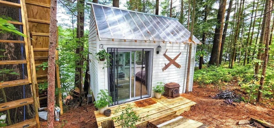 Stabbin Cabin 2 with Clear roof and private balcony.