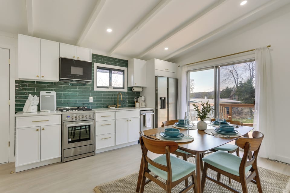 Dining Area | 1st Floor | Dishware/Flatware | Free WiFi