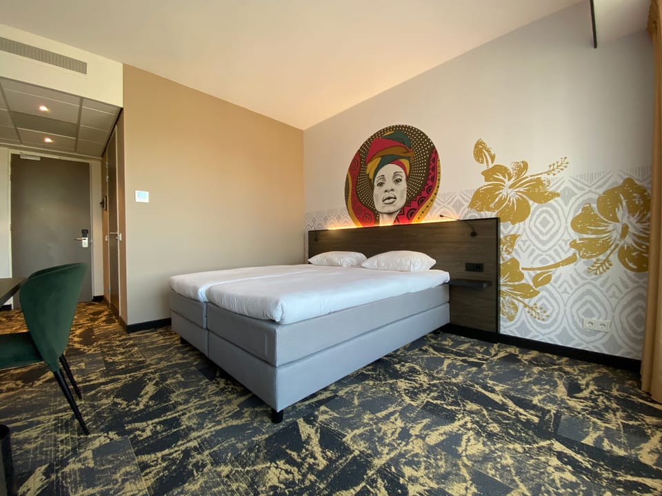 Unit with 1 King size Bed