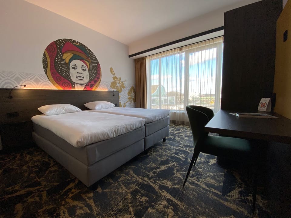 Unit with 1 King size Bed