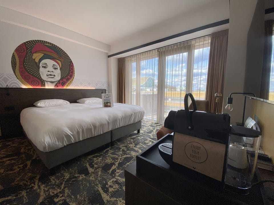 Unit with 1 King size Bed