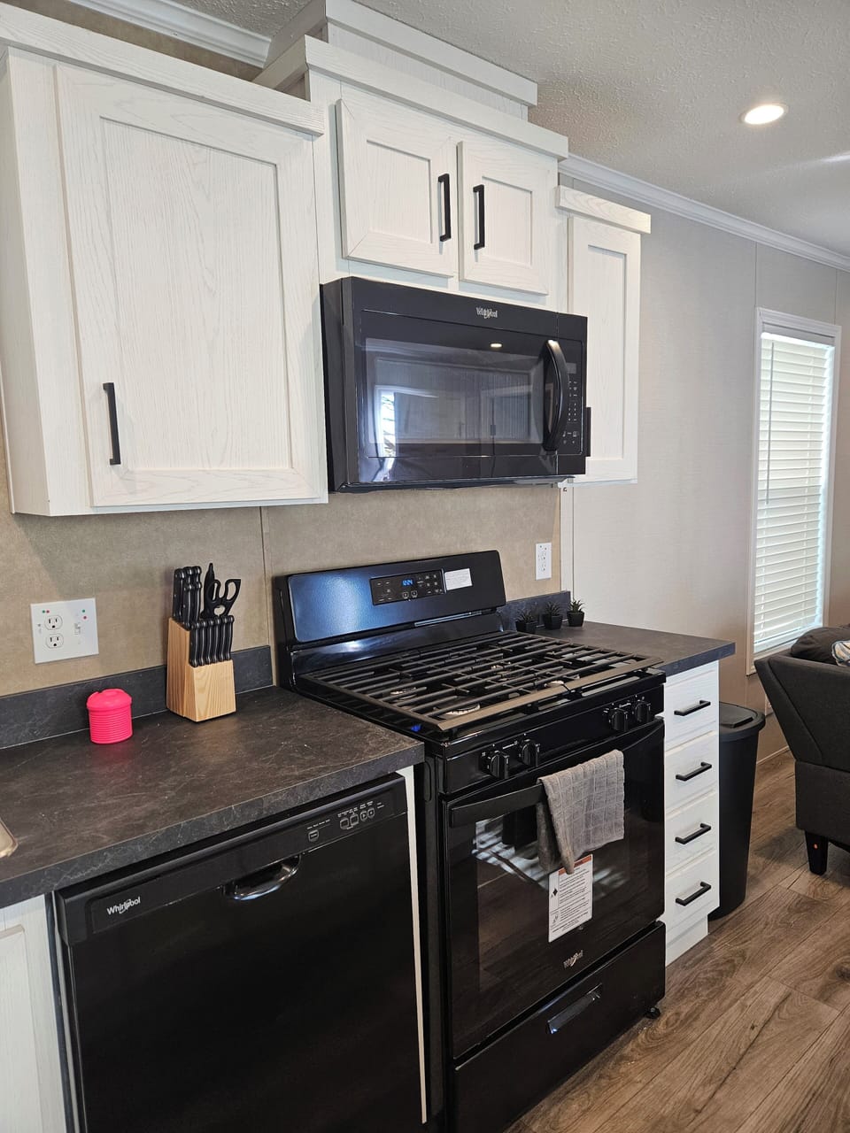 Full size appliances along with dishwasher. 