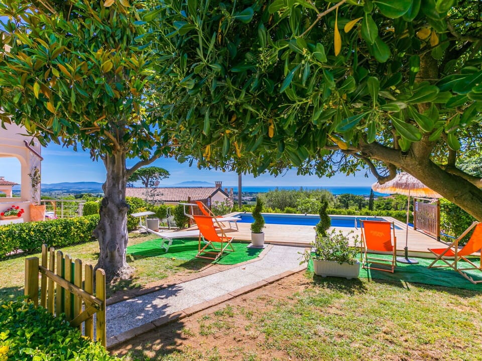 Garden, Leisure, Resort, Landscaping, Lawn, Estate, Yard, Eco Hotel, Shade, Backyard