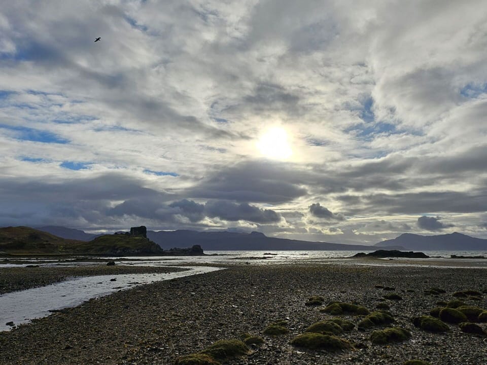 Sky, Cloud, Horizon, Ecoregion, Rock, Landscape, Mountain, Highland, Hill, Coastal And Oceanic Landforms