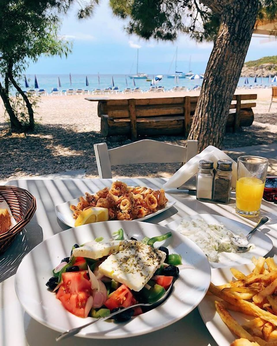 Cretan food by the sea, you can find in many place in Crete