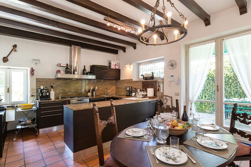 Villa Ida - Lesa, Lake Maggiore - NORTHITALY VILLAS Vacation rental