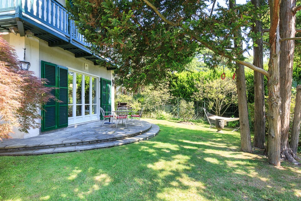 Villa Ida - Lesa, Lake Maggiore - NORTHITALY VILLAS Vacation rental