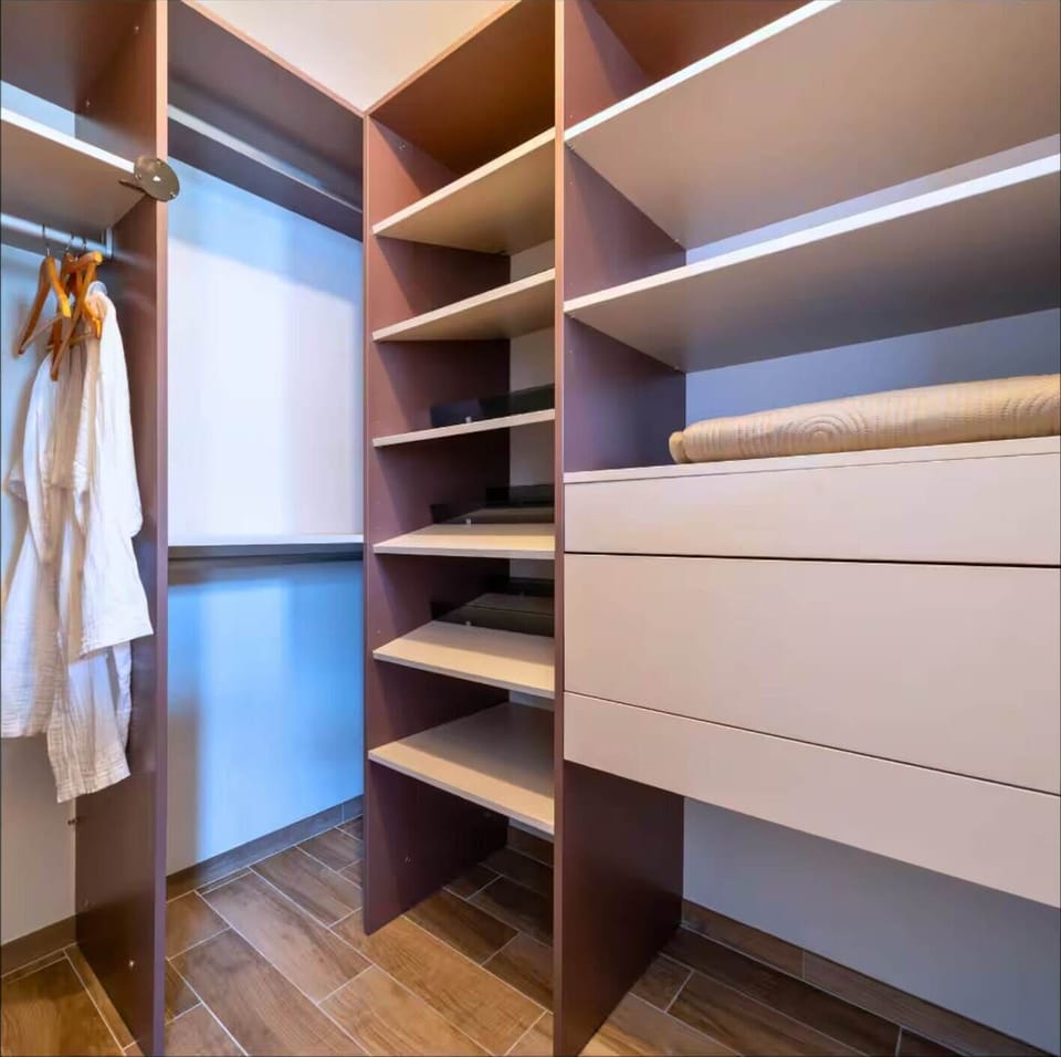 99845475-e3c8-4b0c-ad31-be977715a899