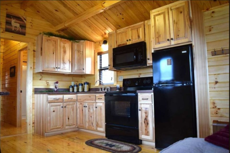 LV Camp-Cottage-Kitchen