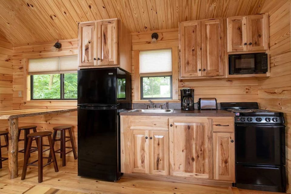 Camp-Cottage-Kitchen