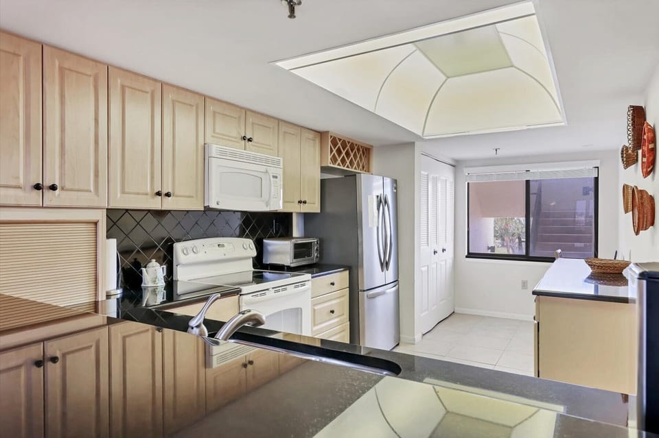 Buttonwood Cove 204B by FVC - Kitchen