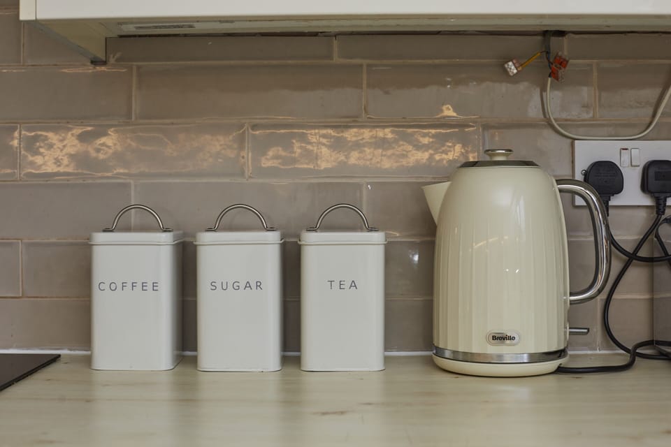 Small Touches, Big Comfort – Towels, Toiletries & More in Huddersfield Home