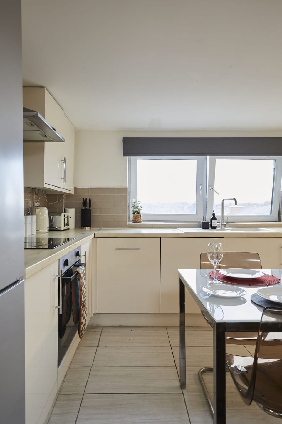 Fully Equipped Kitchen – Cook, Dine & Enjoy Your Huddersfield Stay