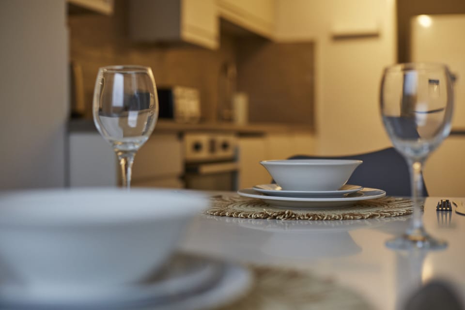 Fully Equipped Kitchen – Cook, Dine & Enjoy Your Huddersfield Stay