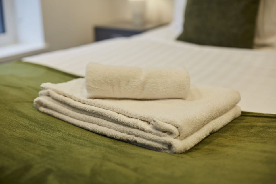 Sleep Tight in Huddersfield – Comfortable Bedrooms Designed for Rest