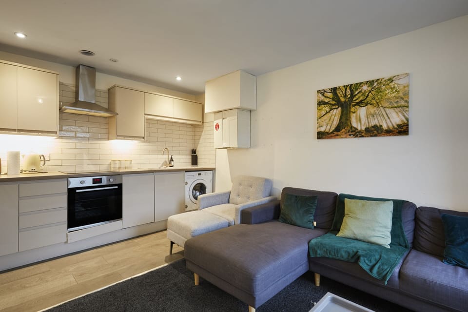 Entire Deal House Apartment in Huddersfield – Spacious, Stylish & Fully Equipped