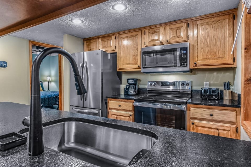 Indoors, Kitchen, Sink, Sink Faucet, Lamp