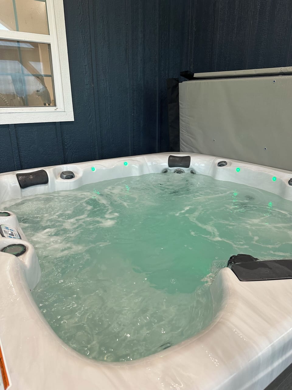 Indoor spa tub