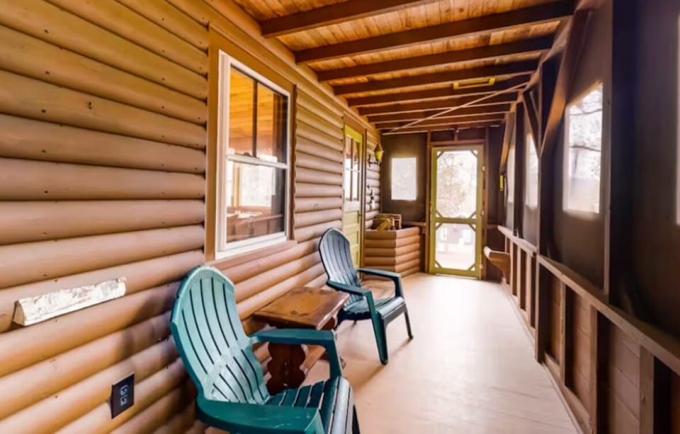 Enclosed Porch-Drink your Morning Coffee in Nature