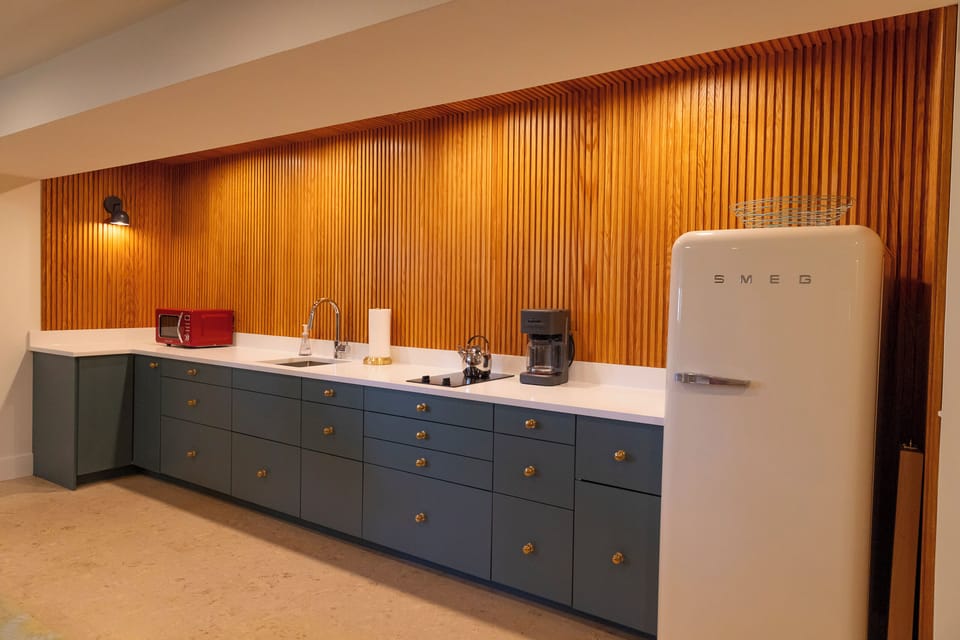 Full Kitchen with Cook top, Microwave, Refrigerator, Coffee Maker 