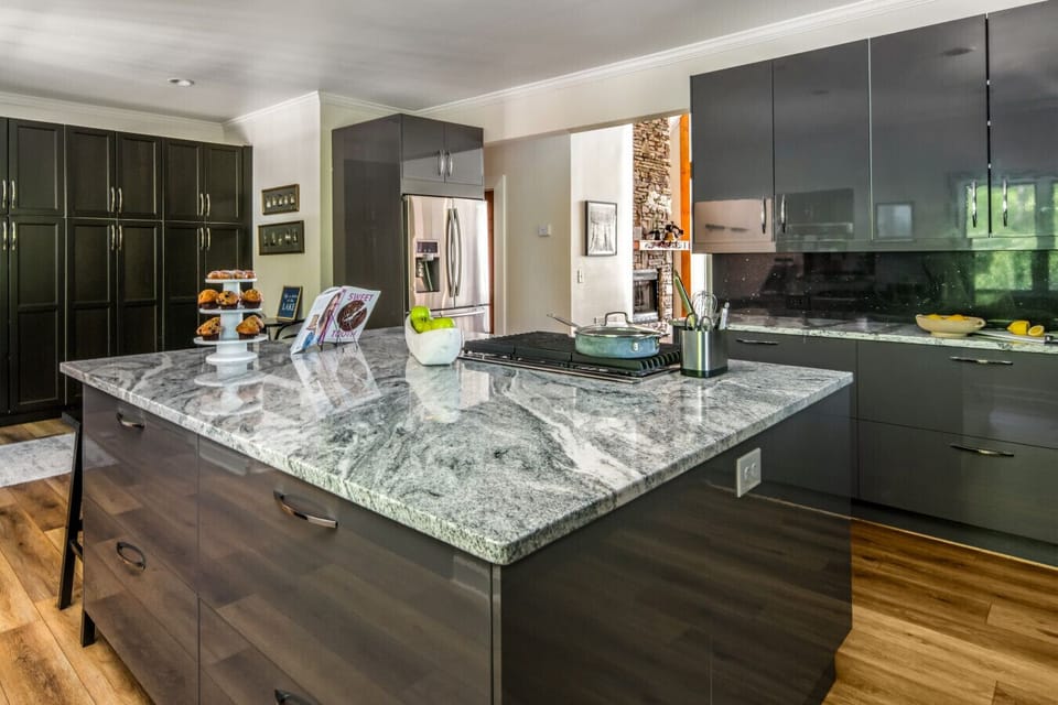 Kitchen l Spacious Layout with Ample Storage (Pastries not included)