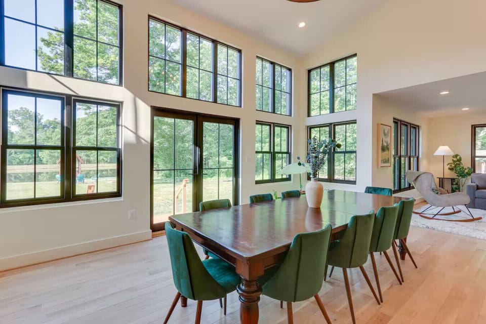 Dining Table | Dishware & Flatware Provided