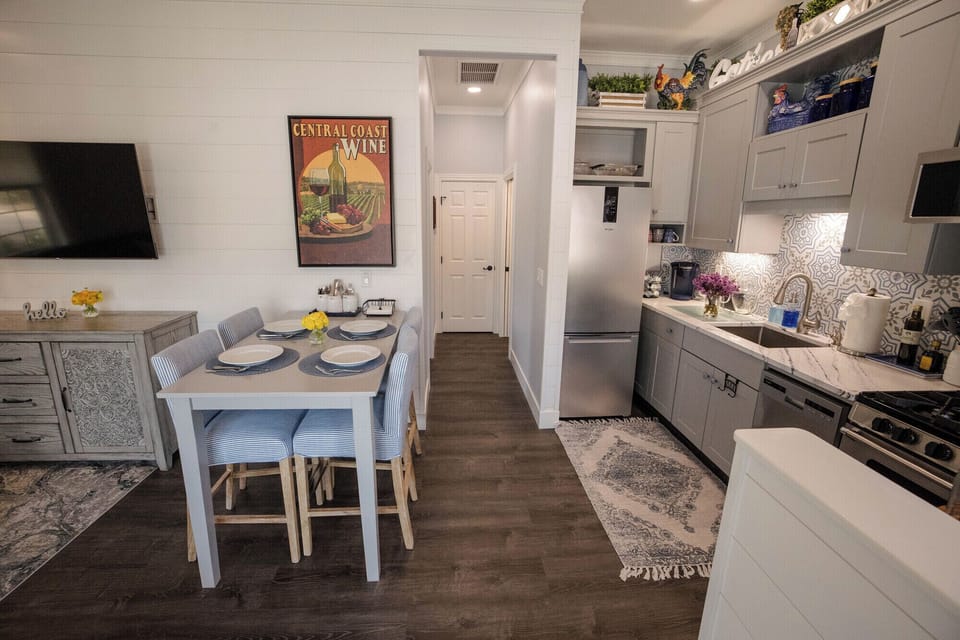 Clark House Apartment Dining Room & Kitchen