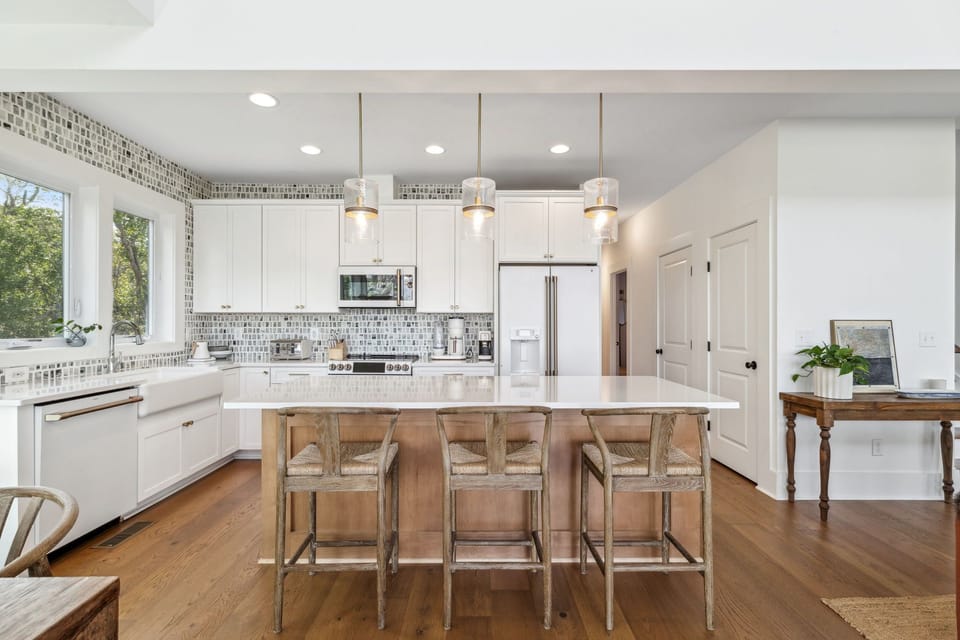 Eat in kitchen