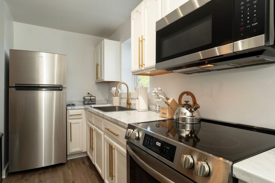 Kitchen (Unit 1)