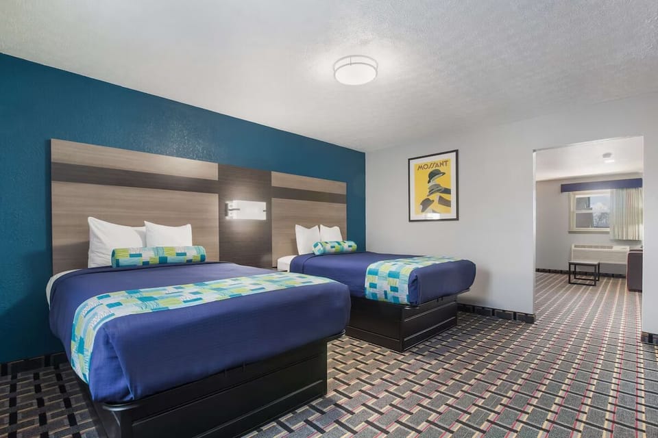 Unit with 2 Double Beds