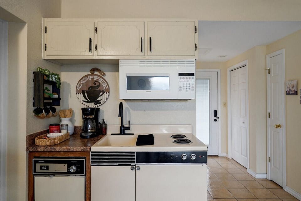 Kitchenette