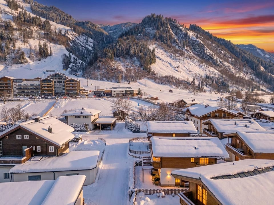 Holiday Home Exterior [winter]
