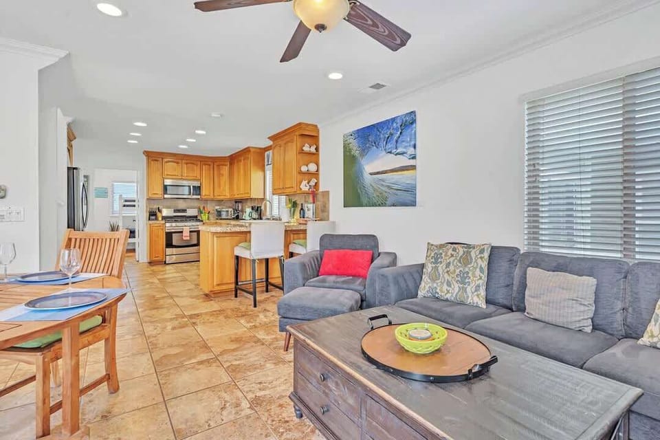 Nice sitting areas for lounging or dining. 2nd level dining, living and kitchen