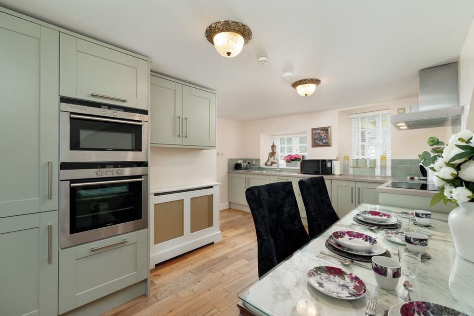 Kitchen. (1)