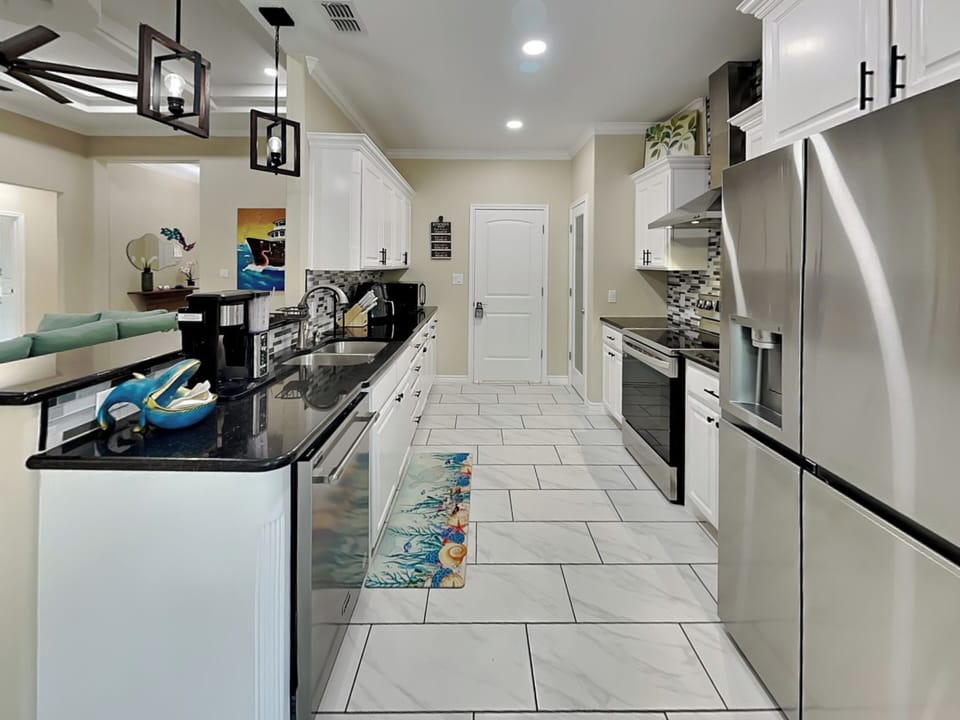 Full Size Kitchen
