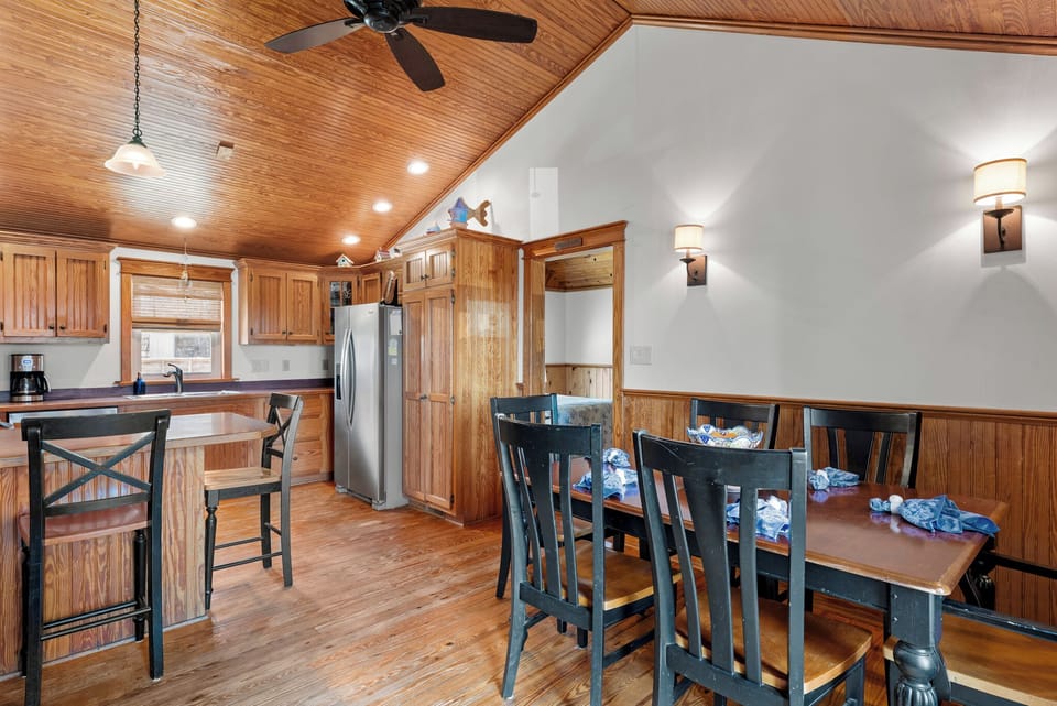 KDS1619: Jewel by the Sea | Dining Area