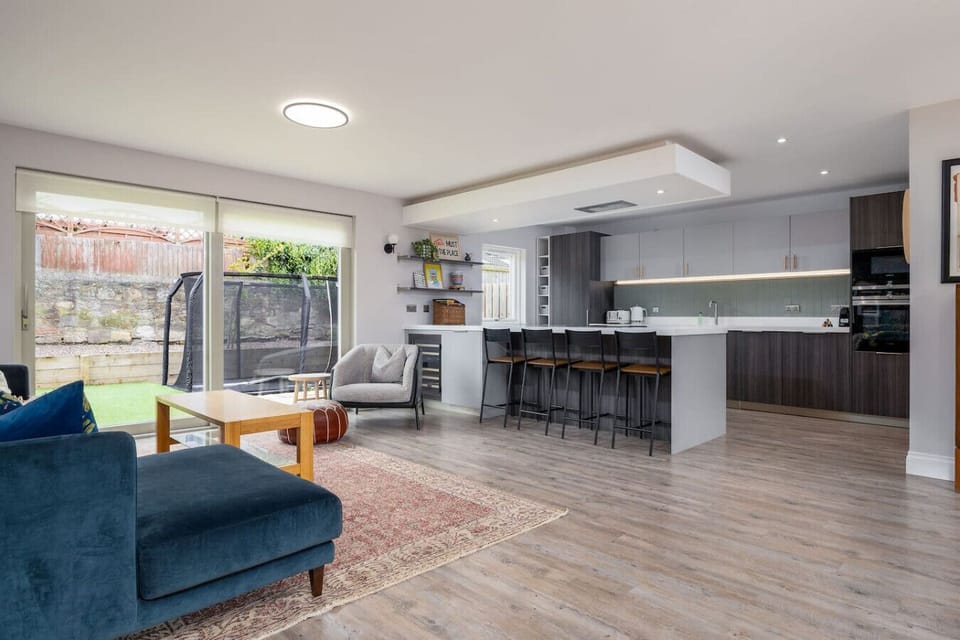 Open Plan Kitchen & Dining Area
