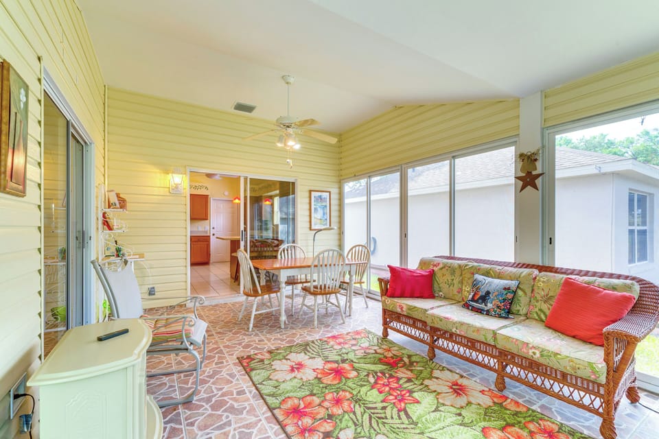 Lady Lake Vacation Rental | 2BR | 2BA | Half Step Required | 1,500 Sq Ft