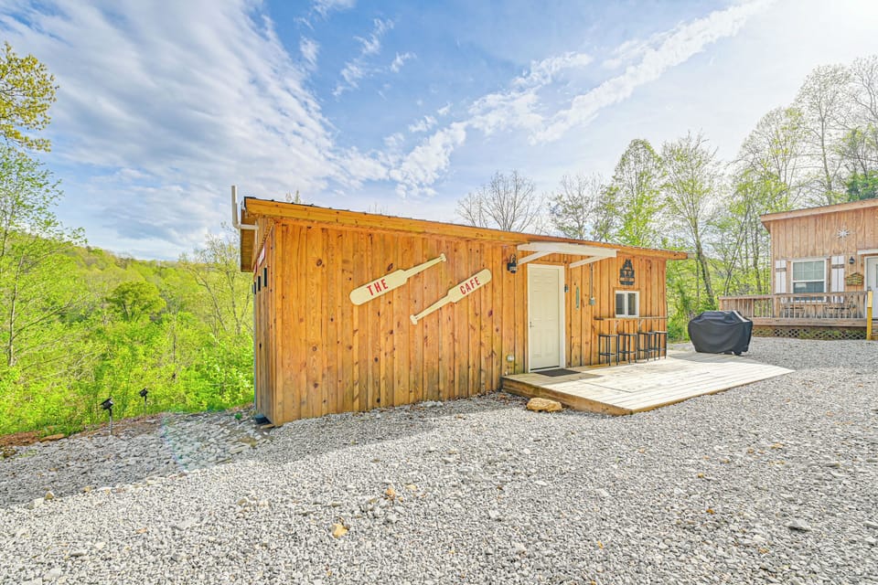 Main Cabin Exterior | Gas Grill