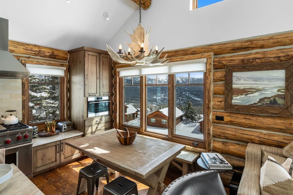Gorgeous mountain views from large windows from dining area and kitchen