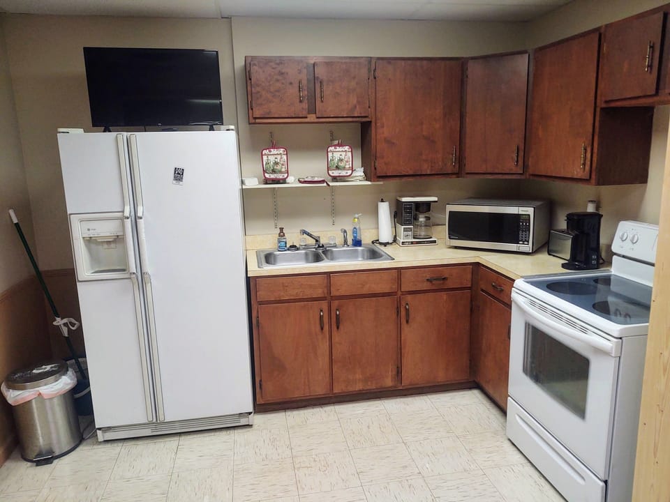 Loaded kitchen with plenty of elbow room.
